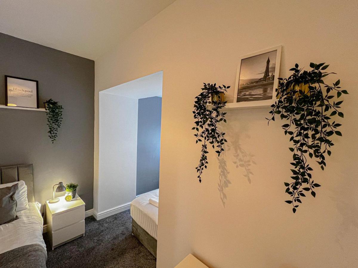 Banks Street Apartment *